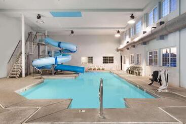 هتل Days Inn By Wyndham West Yellowstone