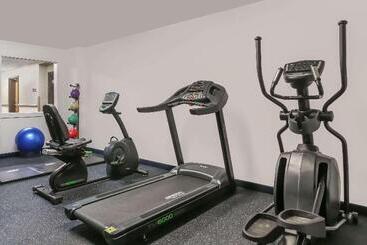 هتل Days Inn By Wyndham West Yellowstone