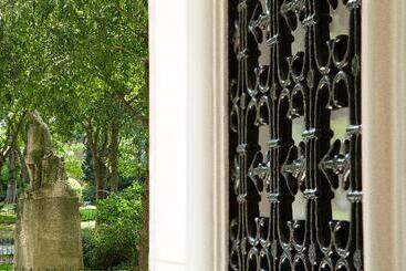 هتل & Spa De Latour Maubourg