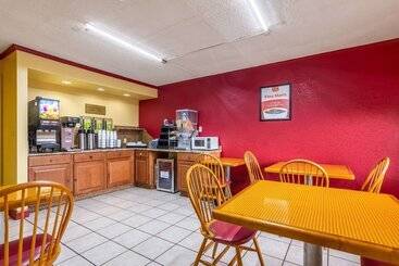 هتل Econo Lodge Charlotte Airport Area