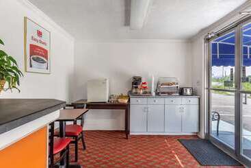 هتل Econo Lodge Lee  Great Barrington