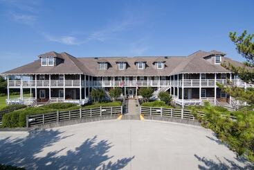 هتل The First Colony Inn