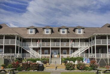 هتل The First Colony Inn