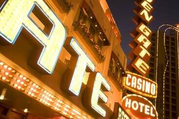 هتل Golden Gate Casino