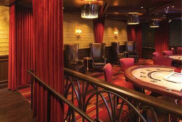 هتل Golden Gate Casino