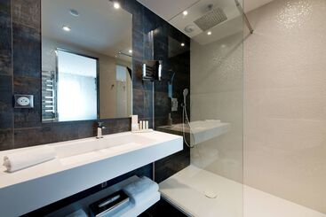 Golden Tulip Sophia Antipolis   Hotel & Spa