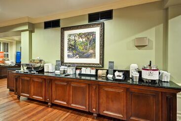 هتل Hampton Inn Charleston Historic District