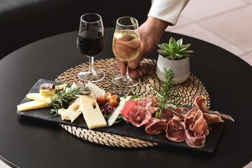 هتل Holiday Inn Toulon City Centre, An Ihg