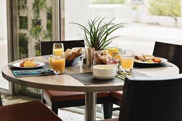 هتل Holiday Inn Toulon City Centre, An Ihg