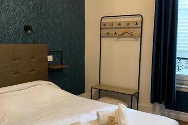 هتل Hôtel & Restaurant Le Patio Vichy