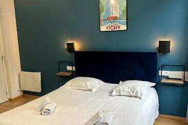 هتل Hôtel & Restaurant Le Patio Vichy