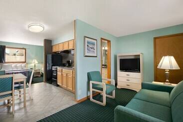 هتل Mariner Inn And Suites
