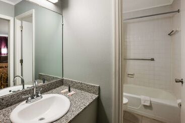هتل Knights Inn Fayetteville   Fort Bragg