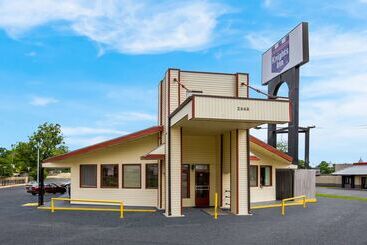 هتل Knights Inn Fayetteville   Fort Bragg