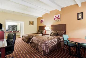 هتل Knights Inn Fayetteville   Fort Bragg