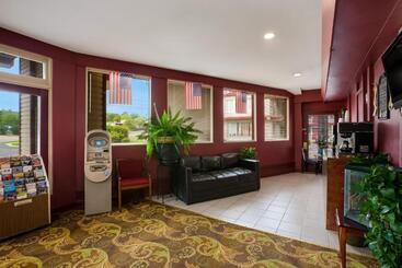 هتل Knights Inn Fayetteville   Fort Bragg
