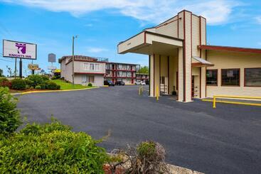 هتل Knights Inn Fayetteville   Fort Bragg