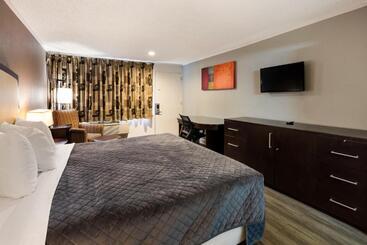 هتل Knights Inn Fayetteville   Fort Bragg