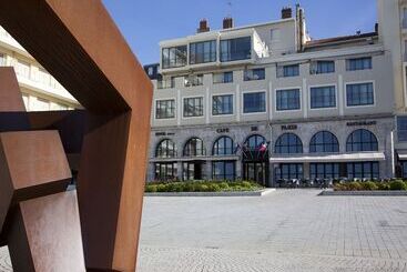 هتل Le Cafe De Paris