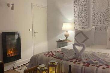 هتل Mas Angelussi   Le Clos Du Soleil