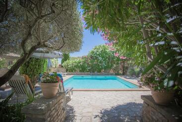 호텔 L'Enclos des Lauriers Roses