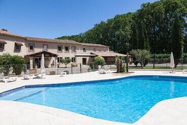 Отель Logis Hôtel Le Mas De Jossyl