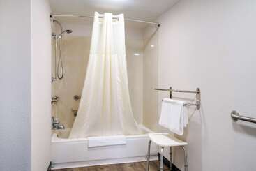 هتل Quality Inn Greenville Near University