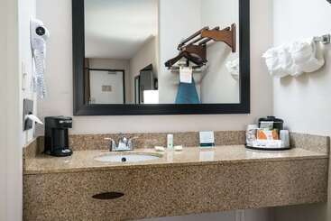 هتل Quality Inn Greenville Near University