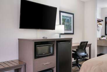 هتل Quality Inn Greenville Near University