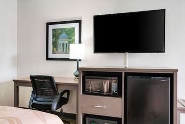 هتل Quality Inn Greenville Near University