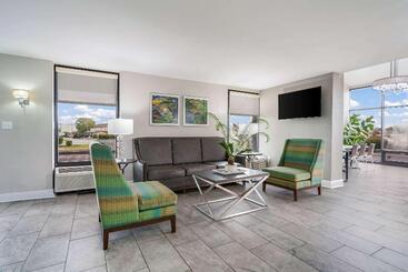 هتل Quality Inn Greenville Near University