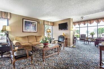 هتل Quality Inn Greenville Near University