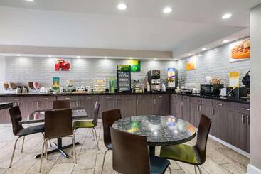 هتل Quality Inn Greenville Near University