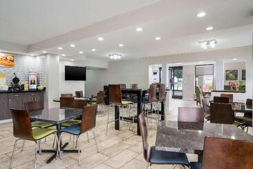 هتل Quality Inn Greenville Near University