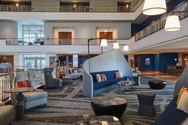 هتل Renaissance Concourse Atlanta Airport
