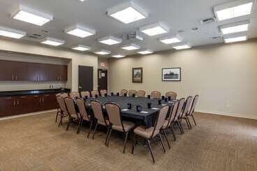 هتل Sleep Inn & Suites
