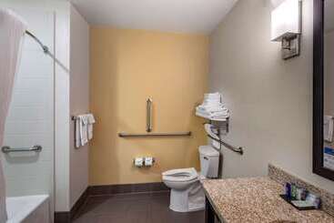 هتل Sleep Inn & Suites