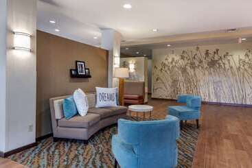 هتل Sleep Inn & Suites
