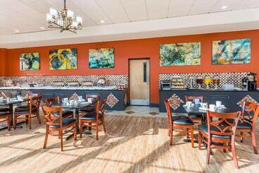 هتل Wyndham Garden Greensboro