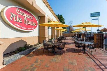 هتل Wyndham Garden Greensboro