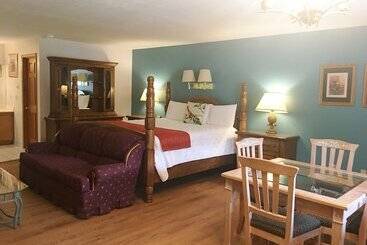 Meadowlark Motel With Restaurant & Bar