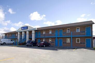 汽车旅馆  Americas Best Value Inn Roxboro