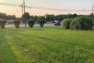 汽车旅馆  Americas Best Value Inn Roxboro