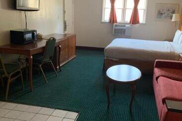 汽车旅馆  Americas Best Value Inn Roxboro