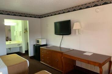 汽车旅馆  Americas Best Value Inn Roxboro