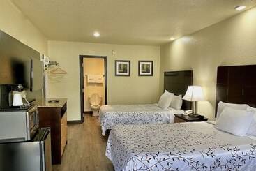 モーテル Travelers Inn Elizabeth City