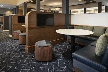 هتل Courtyard By Marriott Palm Springs