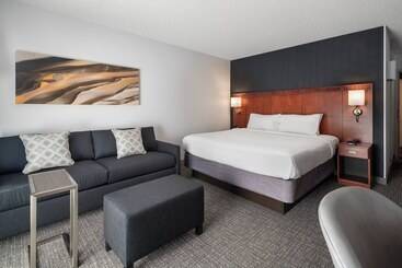 בית מלון כפרי Courtyard By Marriott Pleasanton