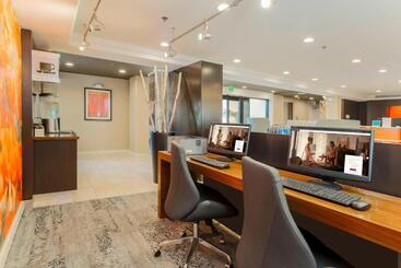 هتل Courtyard By Marriott San Diego Del Mar/solana Beach