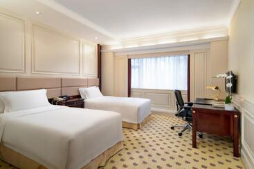 Crowne Plaza Hotel & Suites Landmark Shenzhen, An Ihg Hotel   Nearby Luohu Border, Indoor Heated Swi